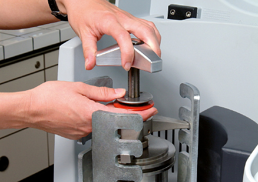 Мельница шаровая планетарная, 1 место, соотношение скоростей 1:−2, PM 100, Retsch